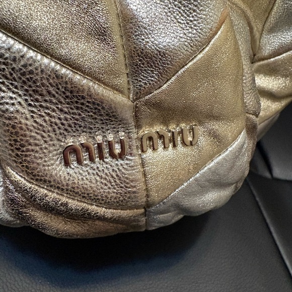 Miu Miu silver/gold metallic patchwork leather tote bag - Picture 2 of 14
